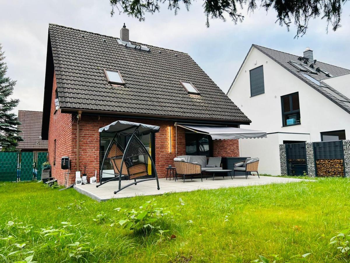 Messe Hv-1 Apartamento Düsseldorf Exterior foto